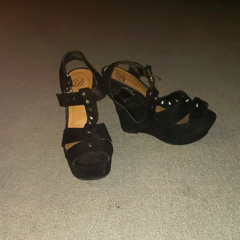 Elegant Black Wedge Sandals